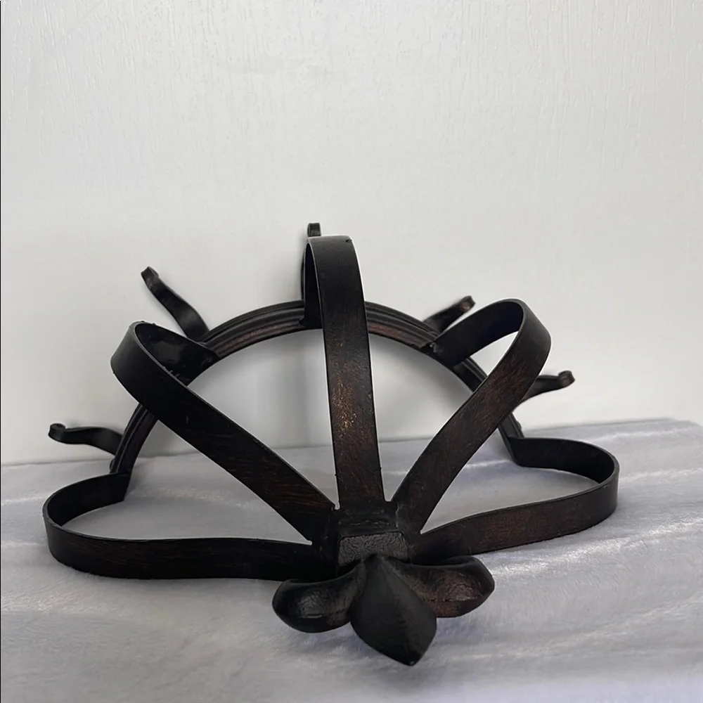 Brass brown Crown Hook Wall Decor with Fleur-de-lis